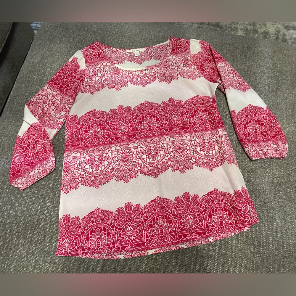 Women’s 3/4 Sleeve Blouse Miami
Size Small 100% Polyester